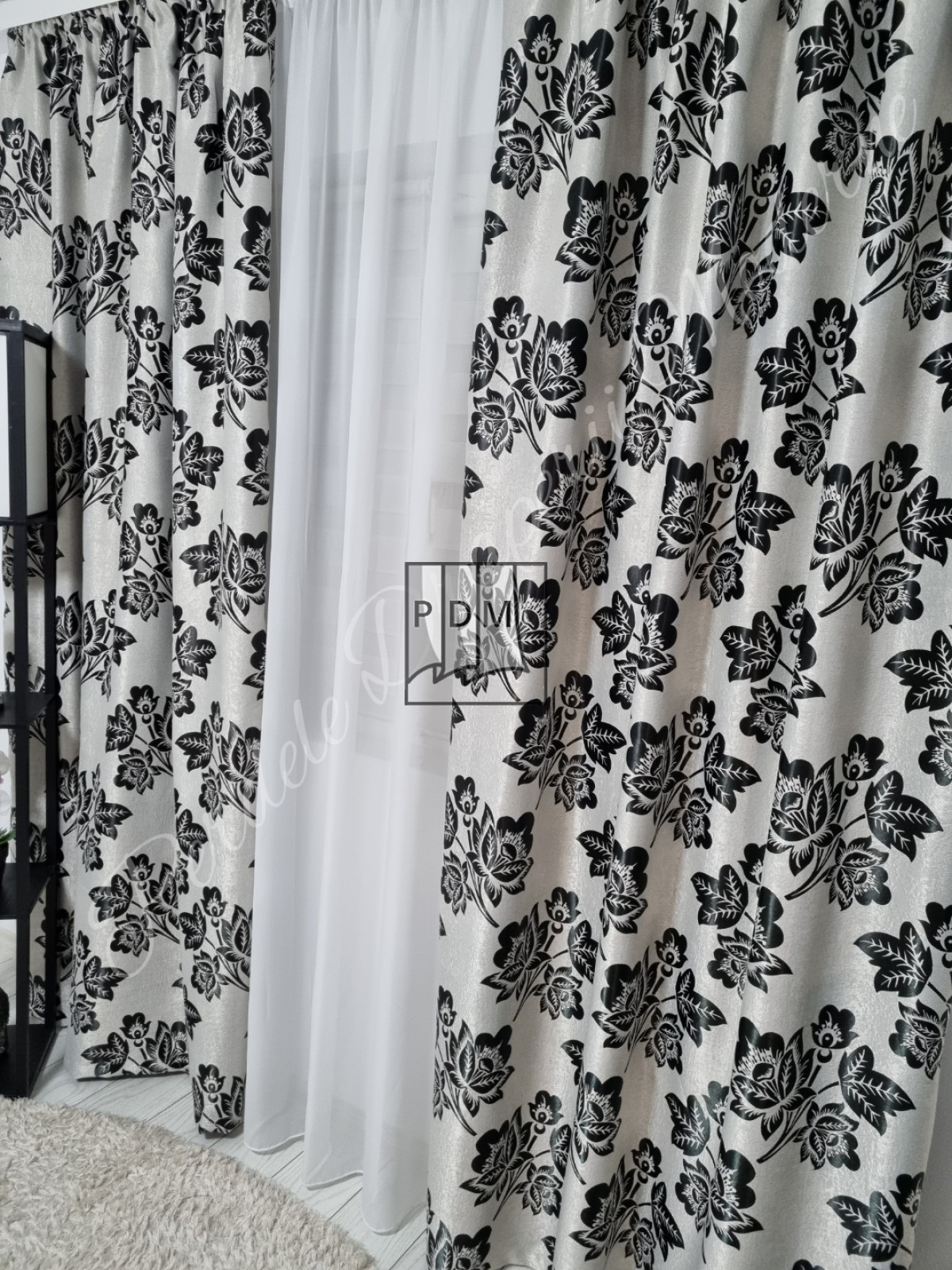 Draperie Blackout gri,trandafiri negri imagine 3