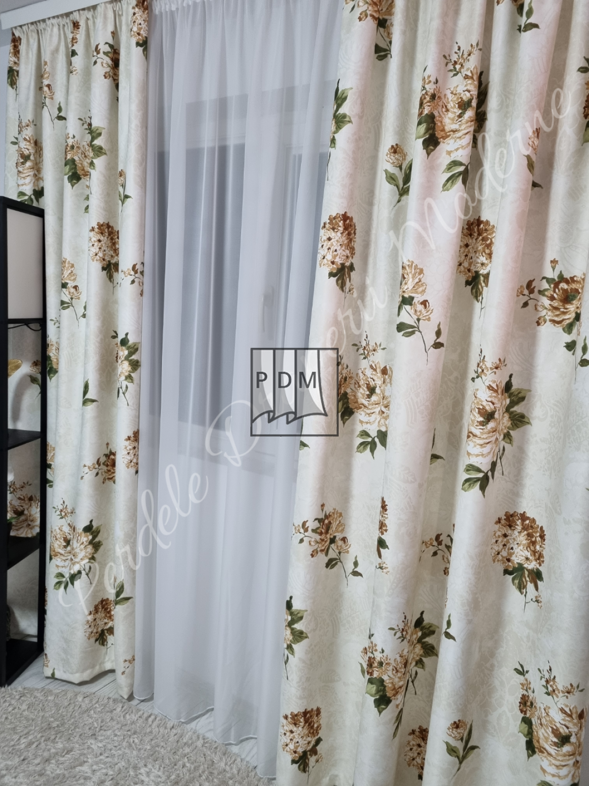 Draperie saten,trandafiri crem imagine 3