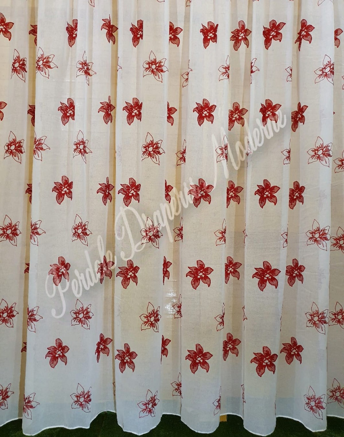 Perdea in,model floral,rosu imagine 1