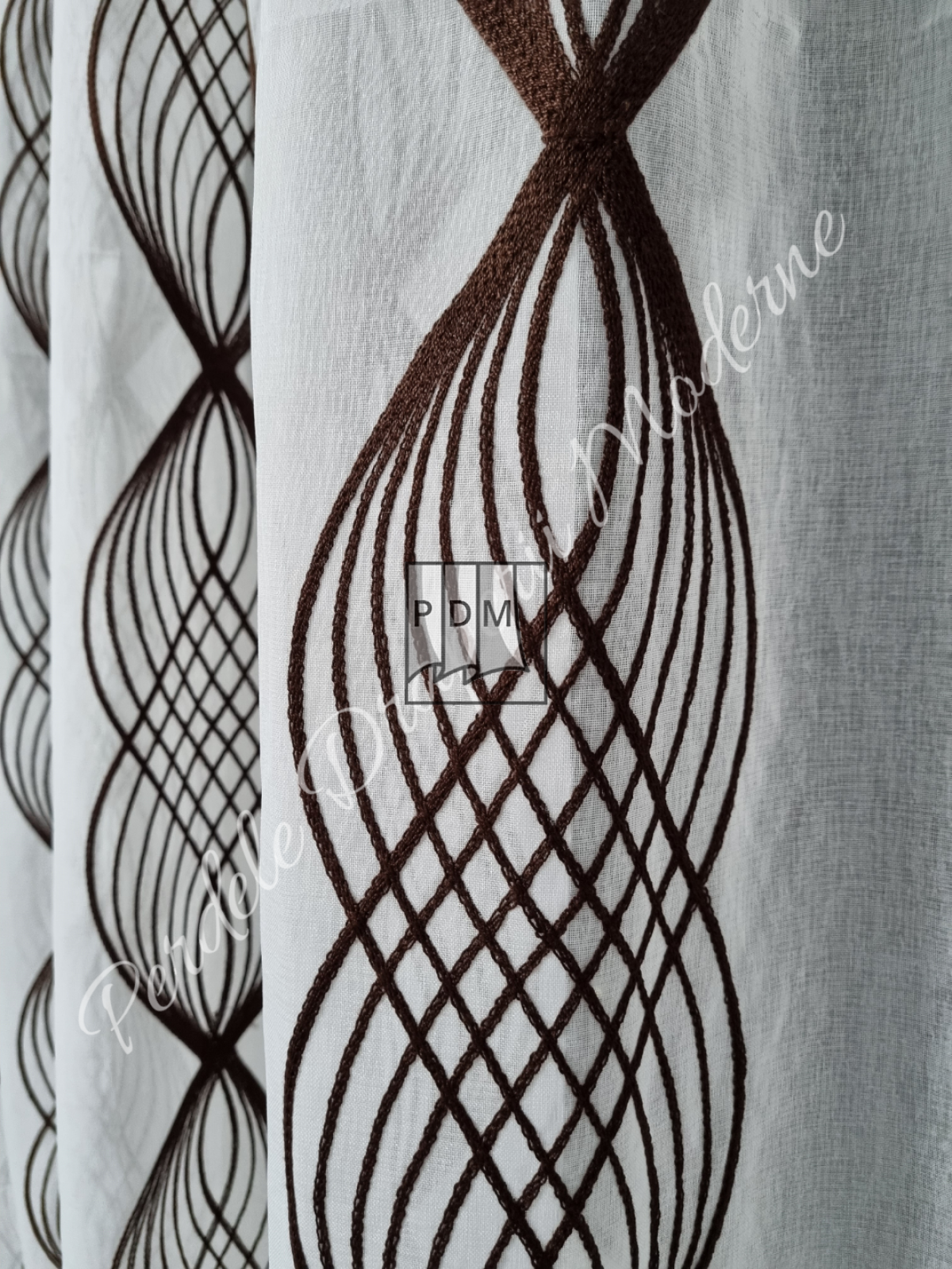 Perdea in,broderie maro imagine 3
