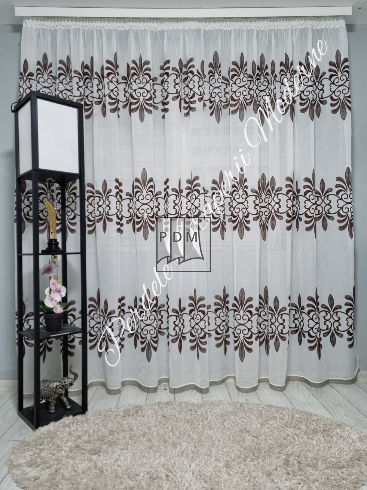 Perdea in,broderie maro imagine 1