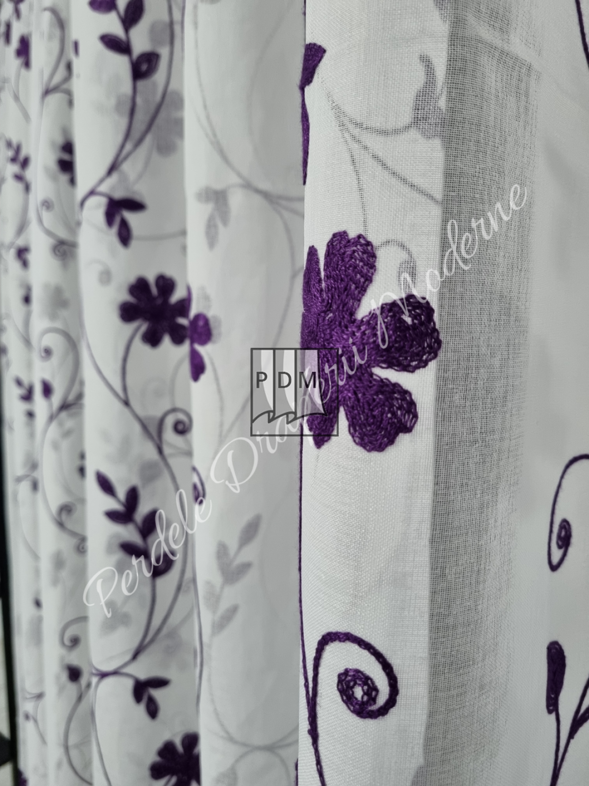 Perdea in,floricele mov imagine 3