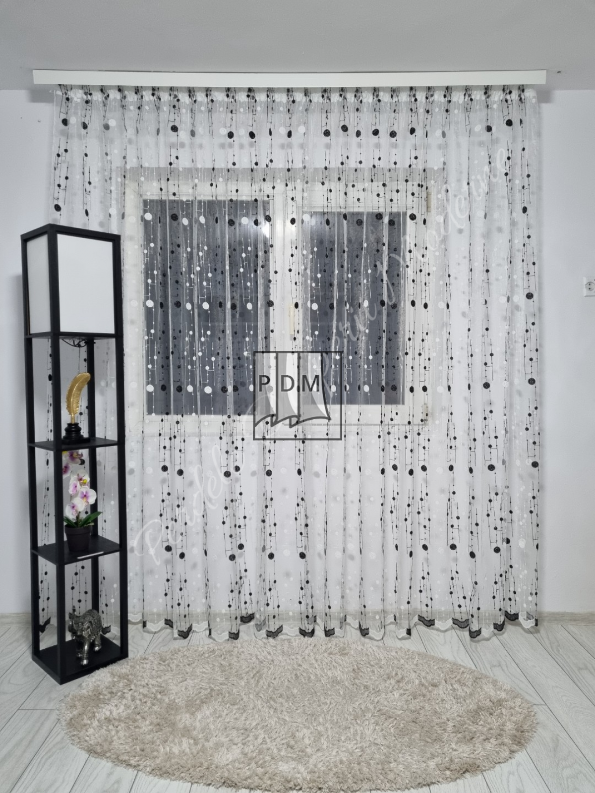 Perdea tulle,buline mici negru imagine 1