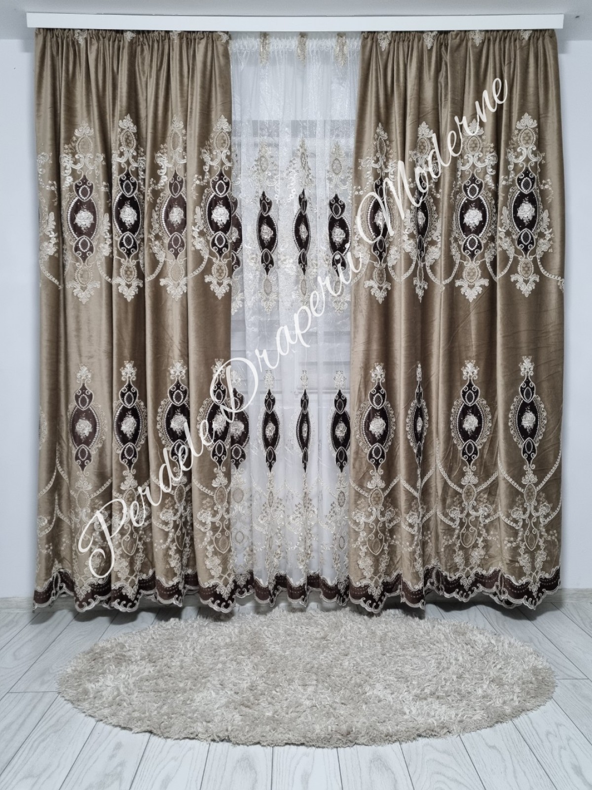 Set baroc,catifea/perle,gama lux capucinno imagine 2