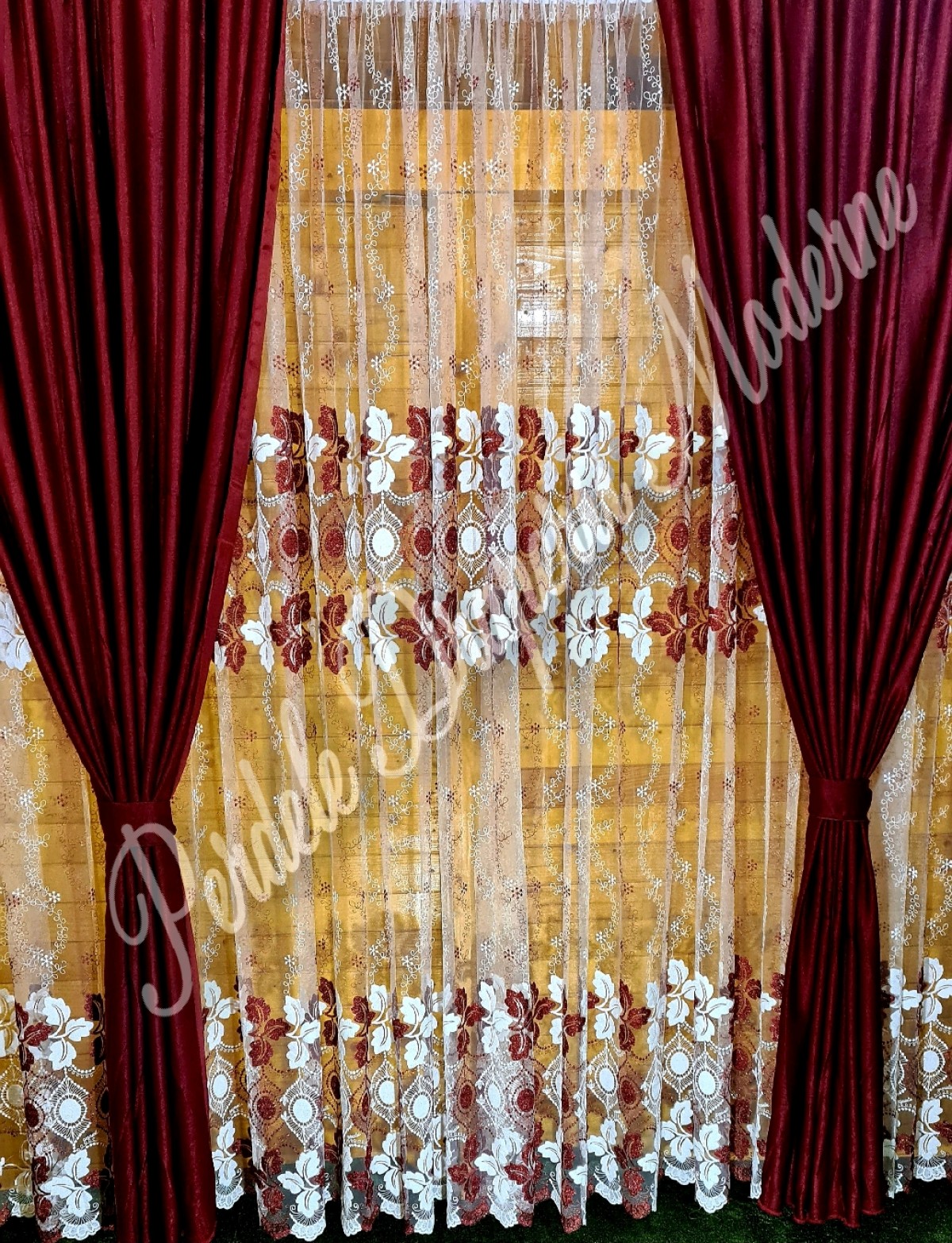 Set broderie grena imagine 1