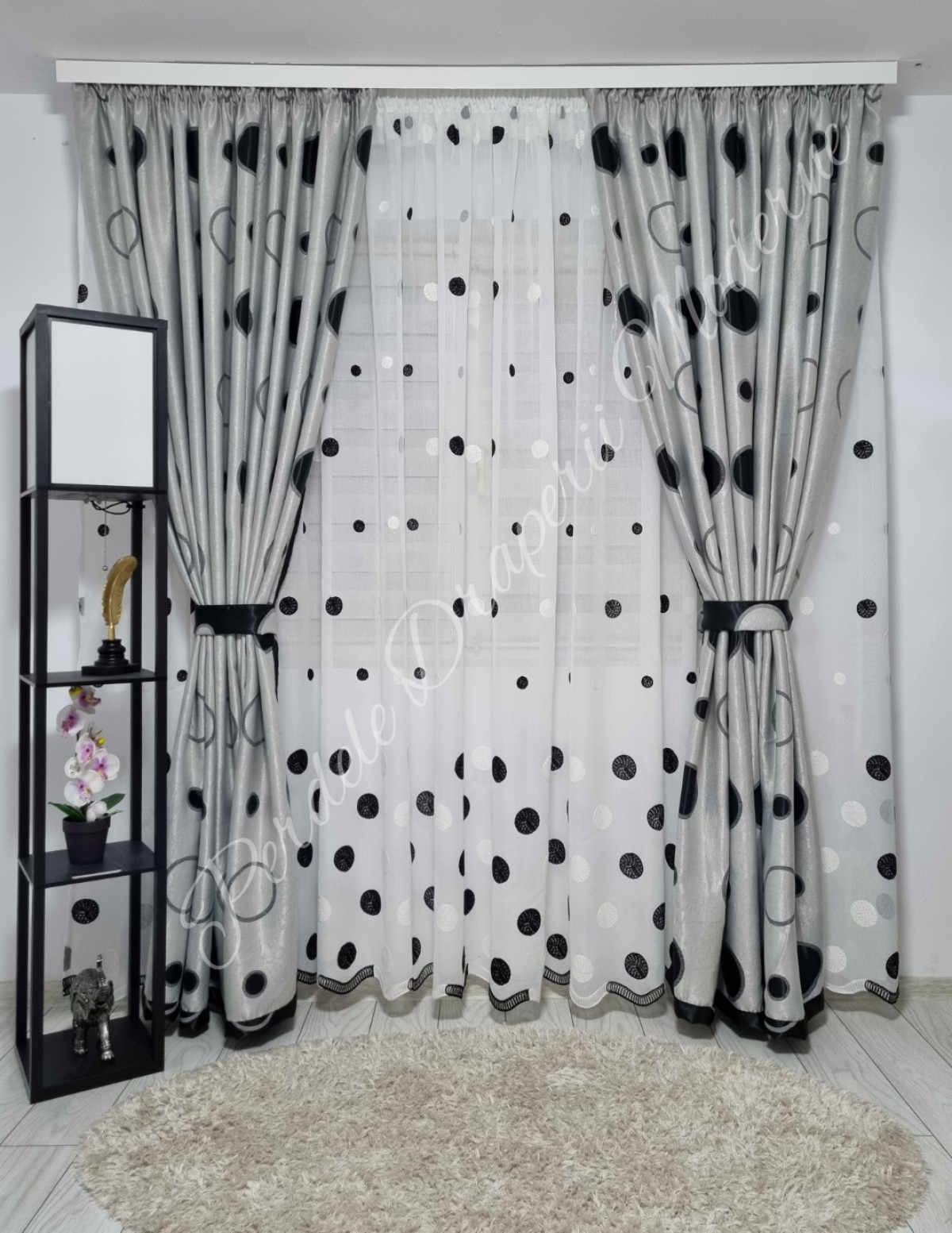 Set buline negre,in imagine 1