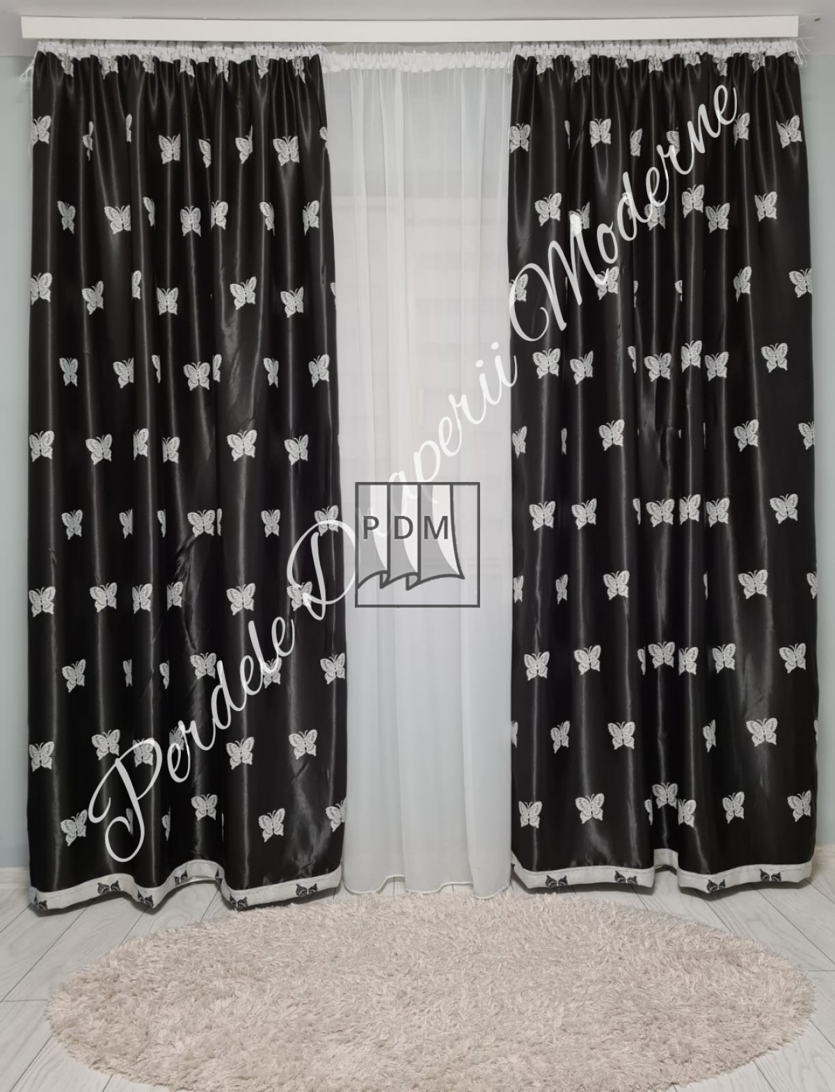 poze Draperie Blackout, fluturi gri