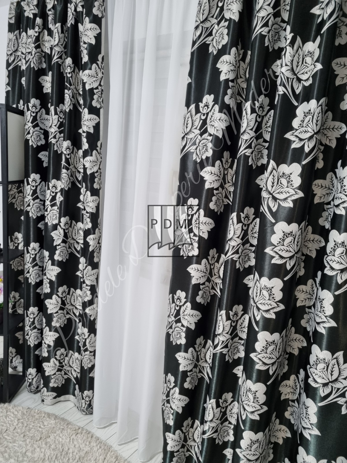 Draperie Blackout, negru/trandafiri gri imagine 3     