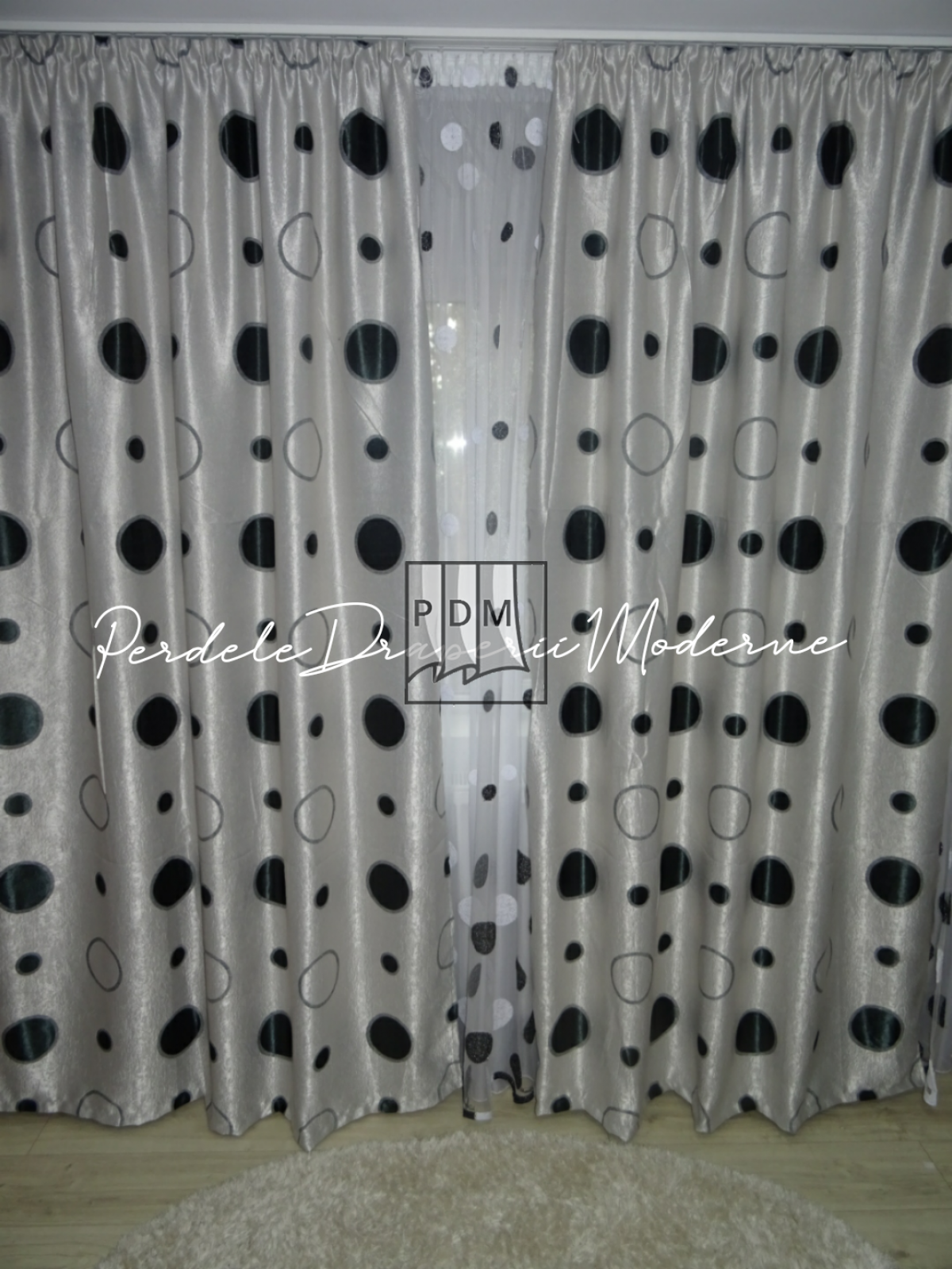 poze Draperie Blackout,buline
