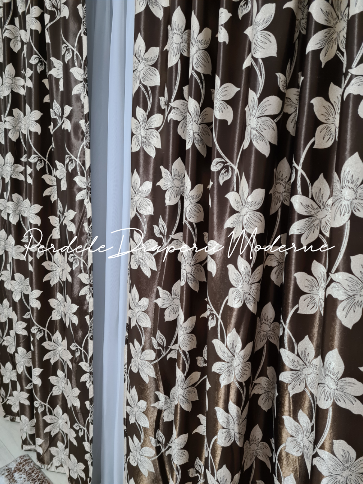Draperie Blackout crem,flori mari imagine 3     