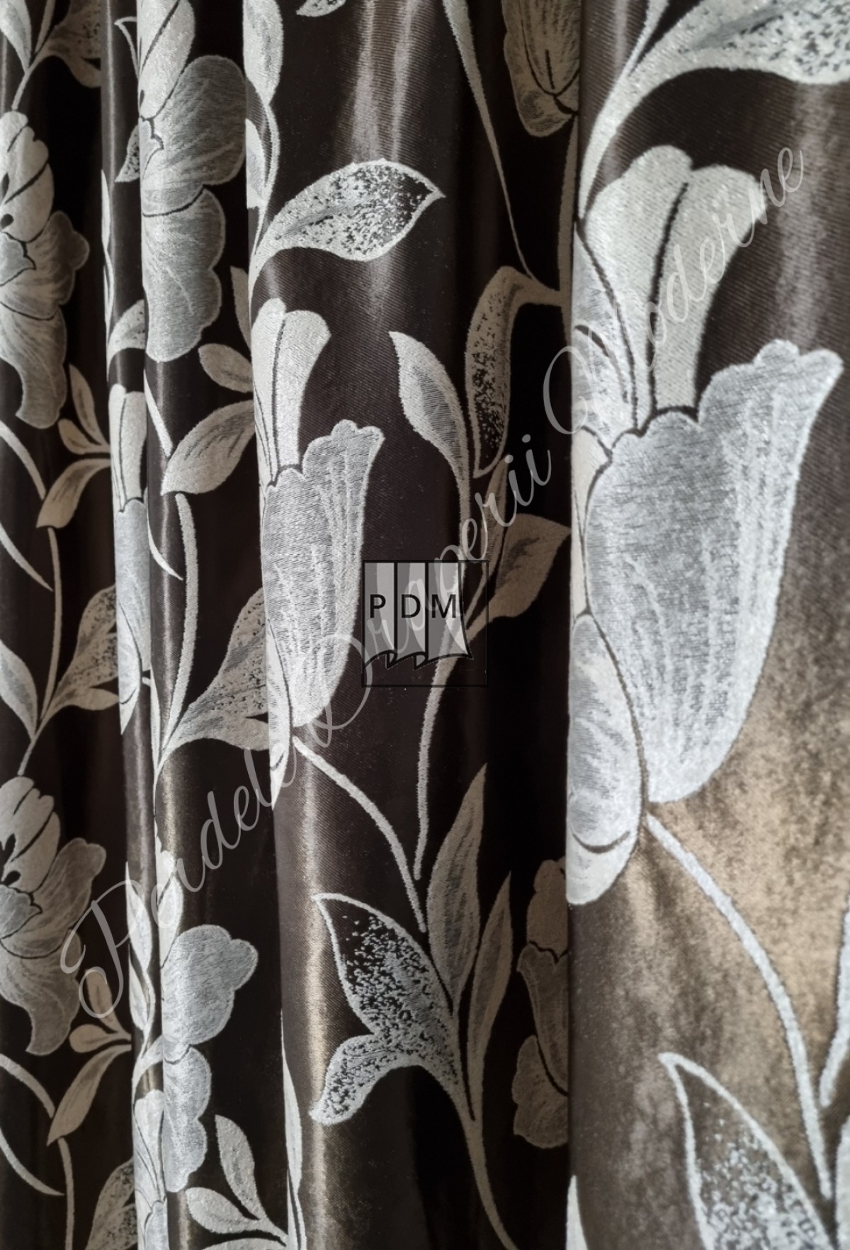 Draperie Blackout,maro/floricele crem imagine 3     