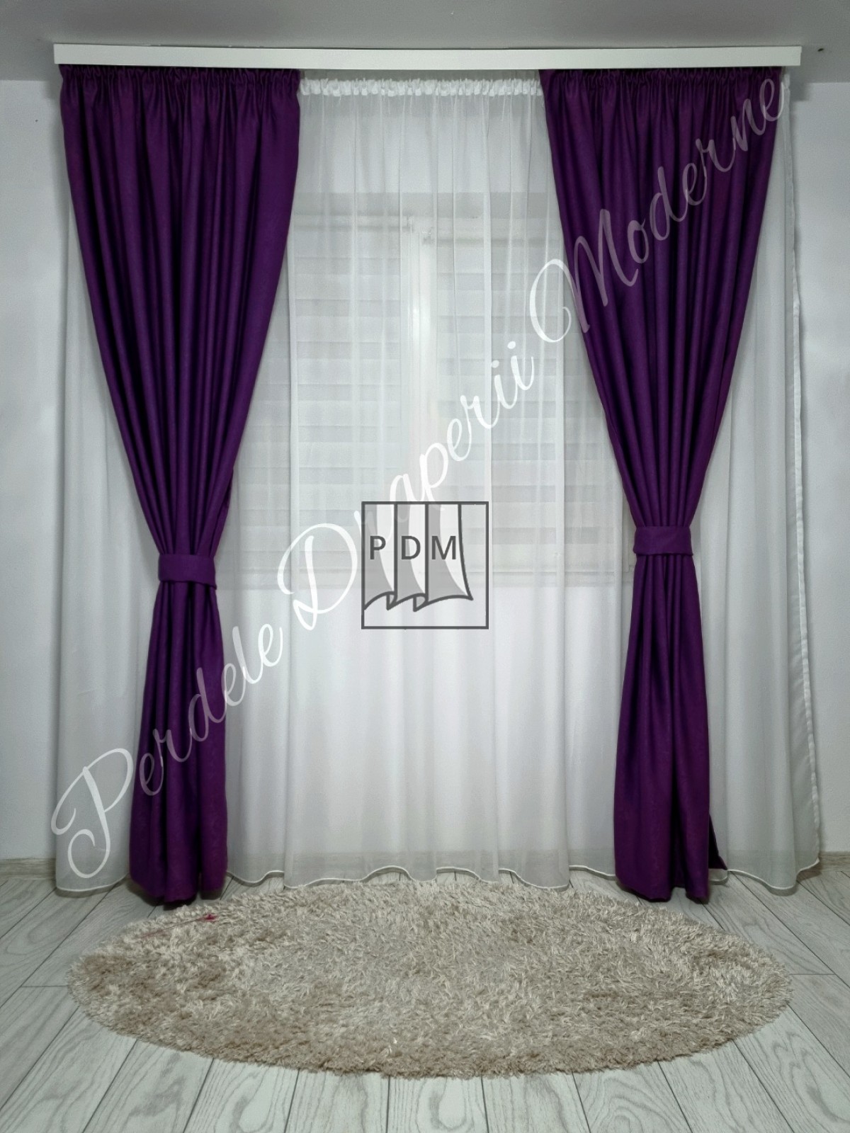 Draperie catifea, mov imagine 2