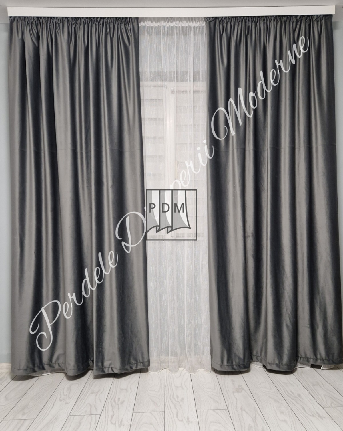 poze Draperie catifea gri