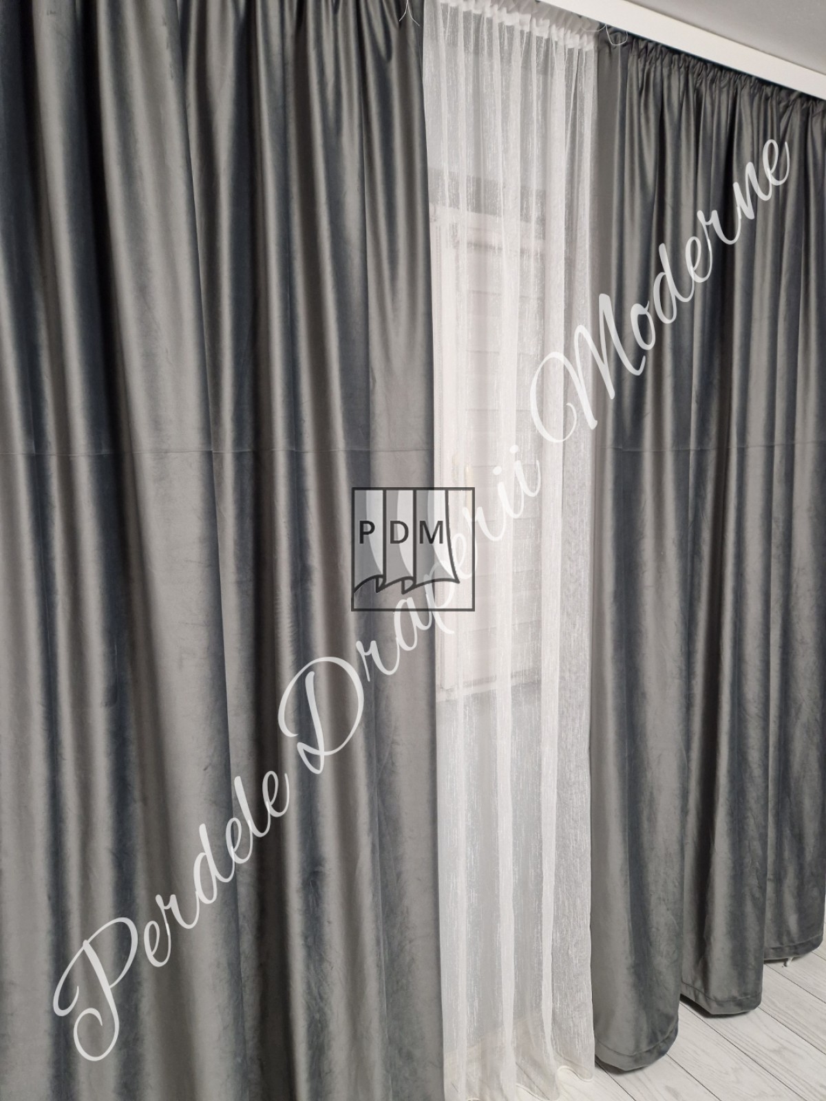 Draperie catifea gri imagine 3     