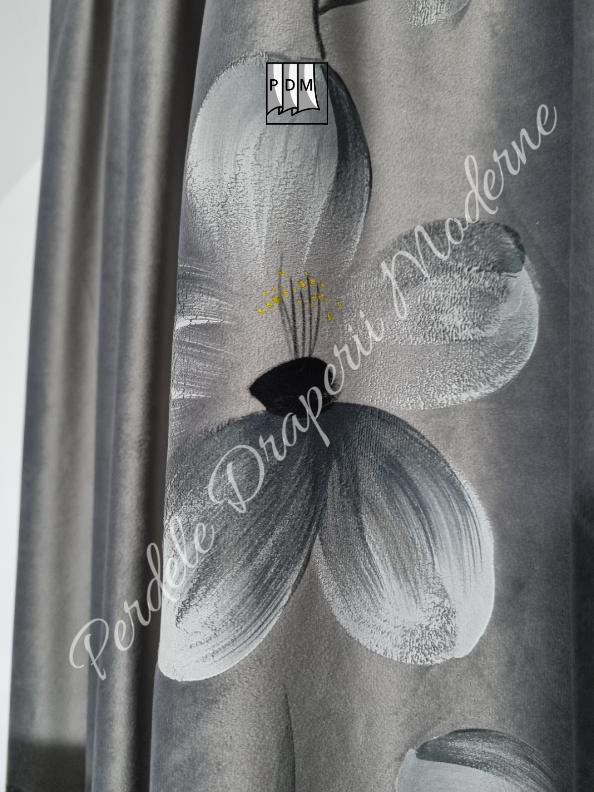 Draperie catifea pictată, gri imagine 4