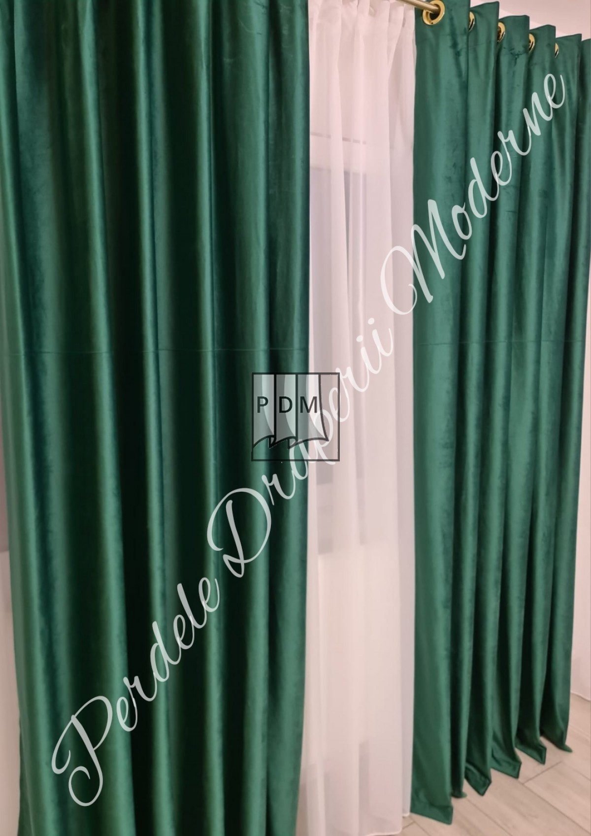 Draperie catifea verde smarald imagine 3     