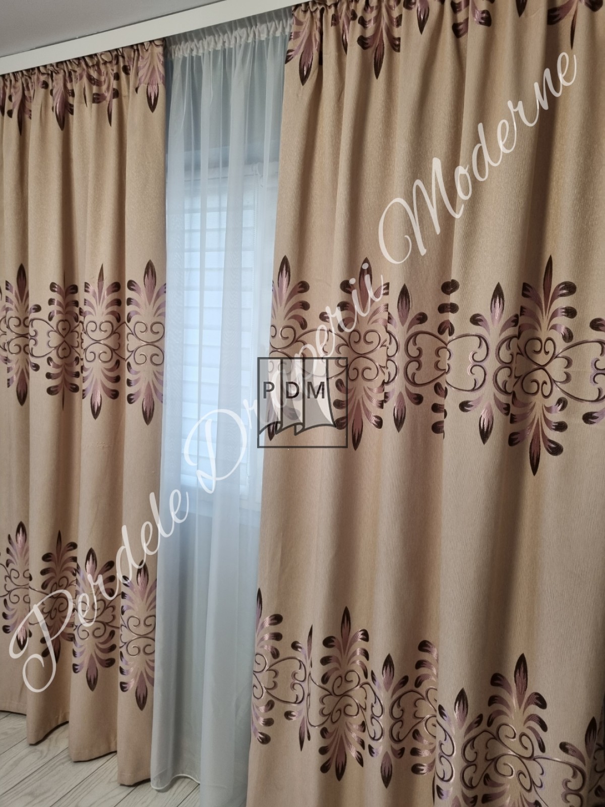 Draperie in,crem/roz imagine 2