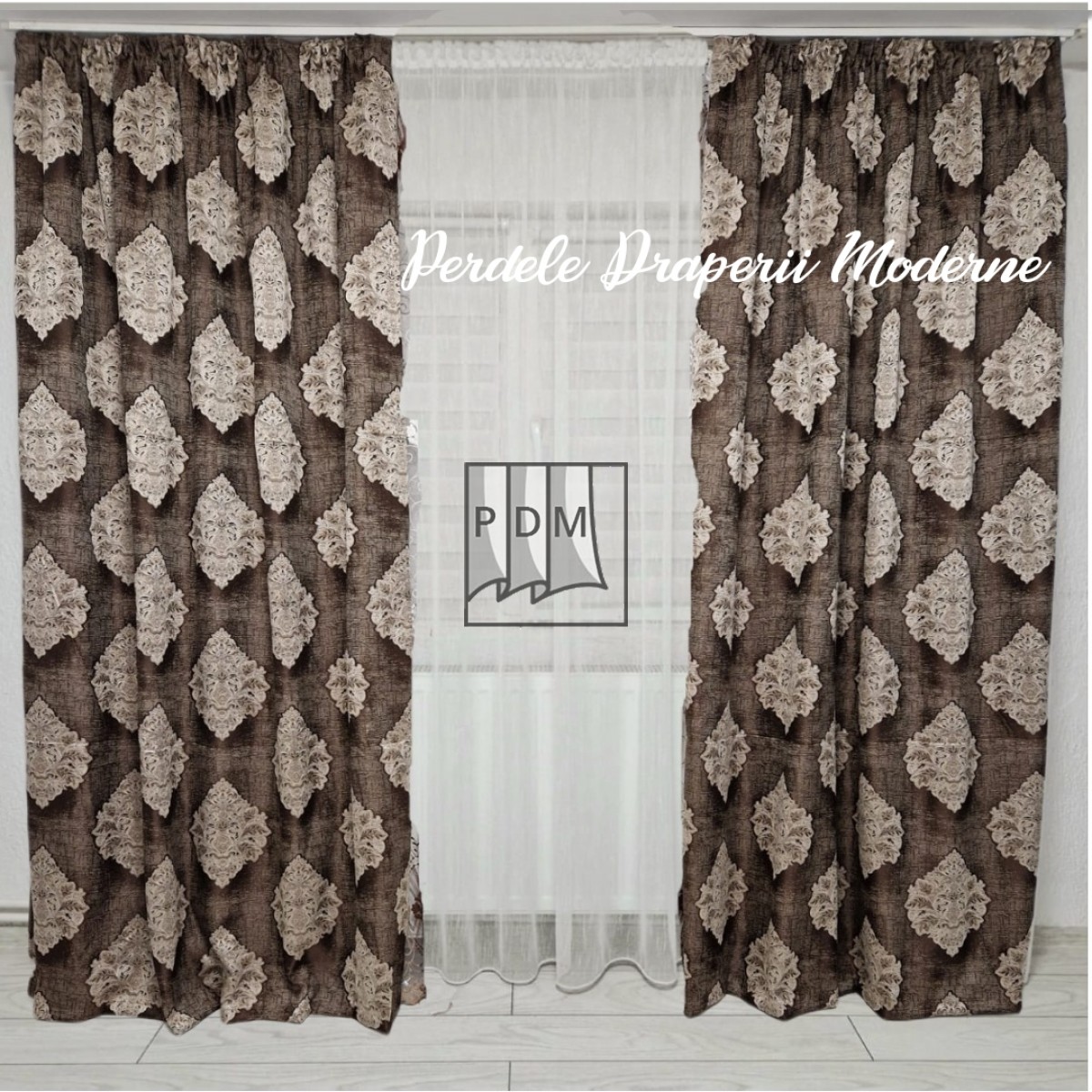 poze Draperie saten, maro
