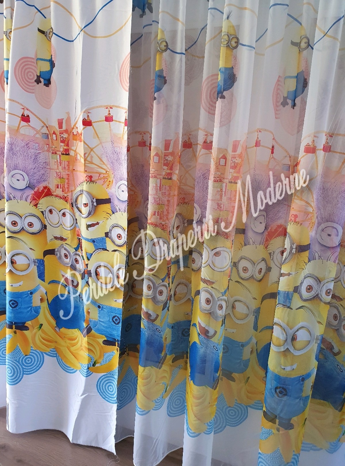 poze Draperie saten imprimat Minnion