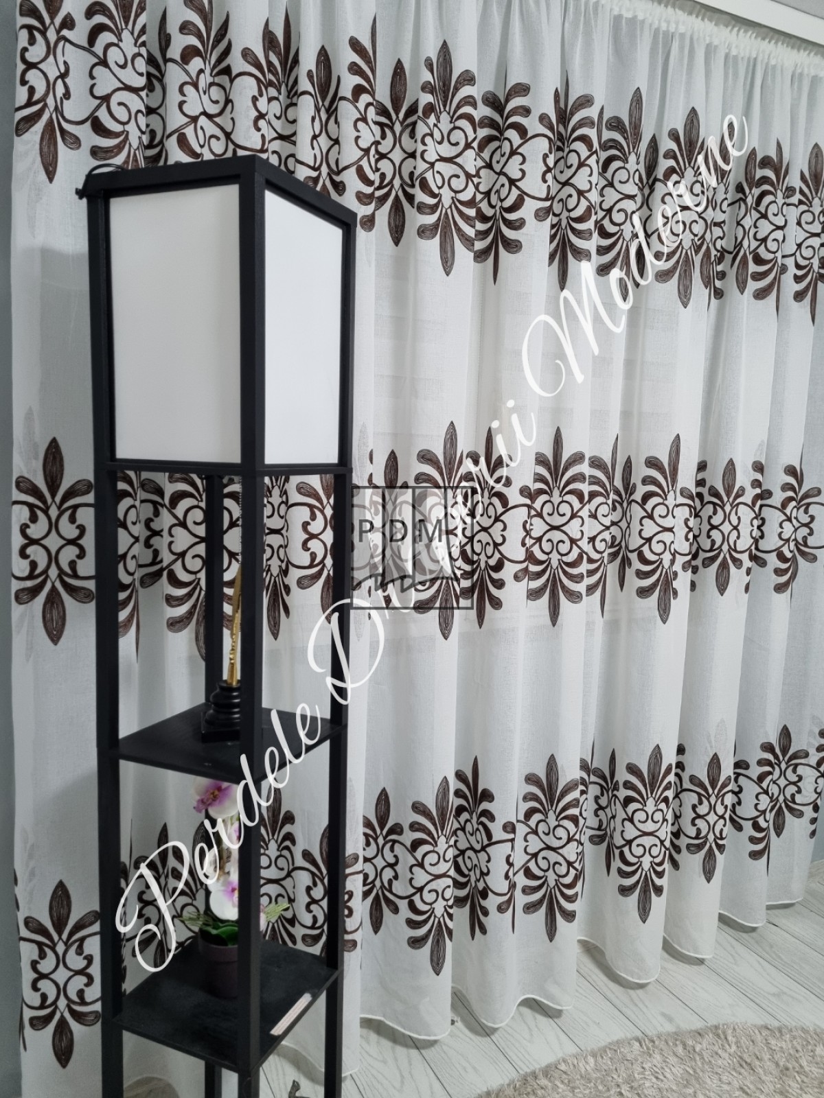 Perdea in,broderie maro imagine 4