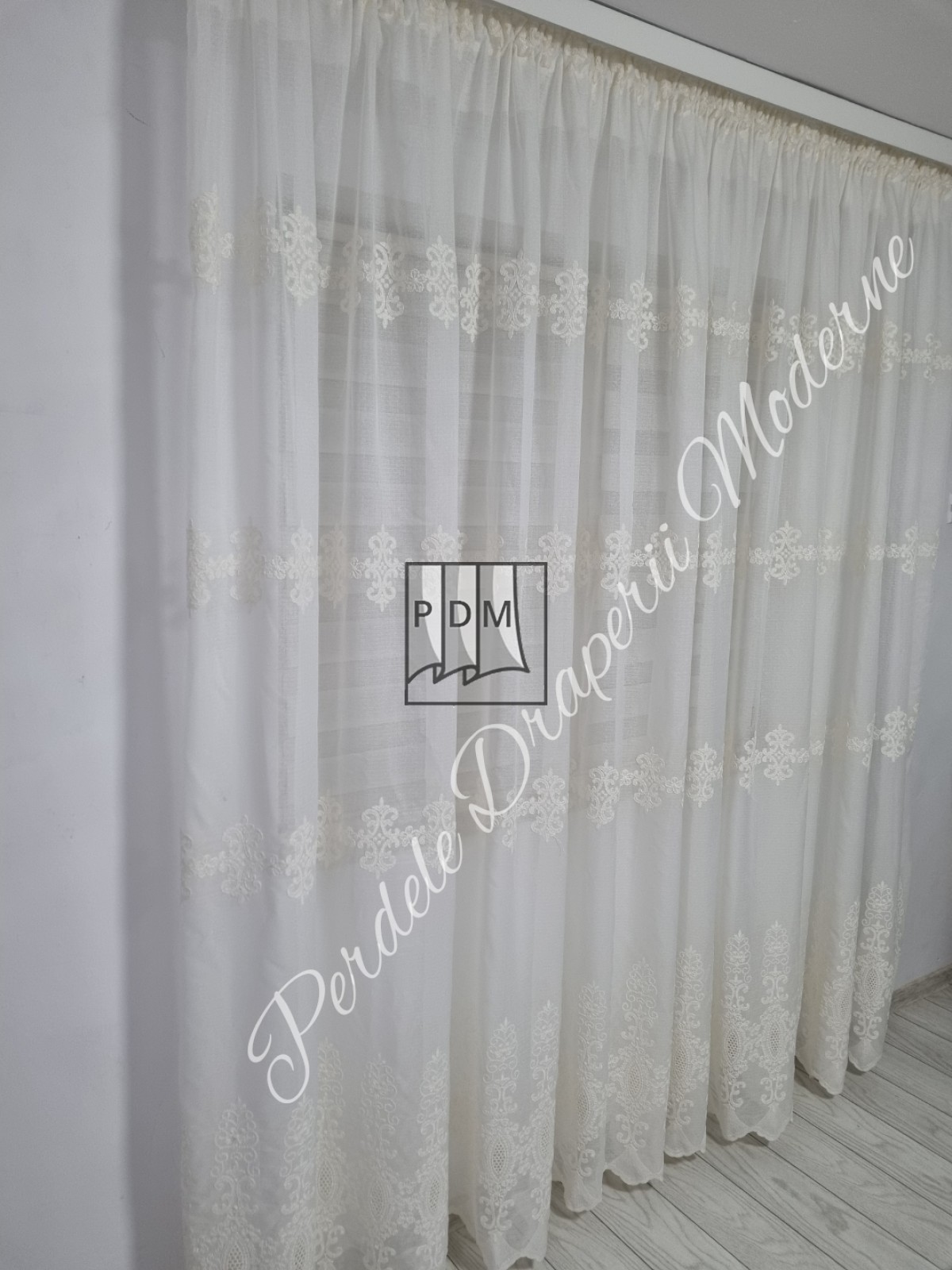 Perdea in cristal,crem imagine 2