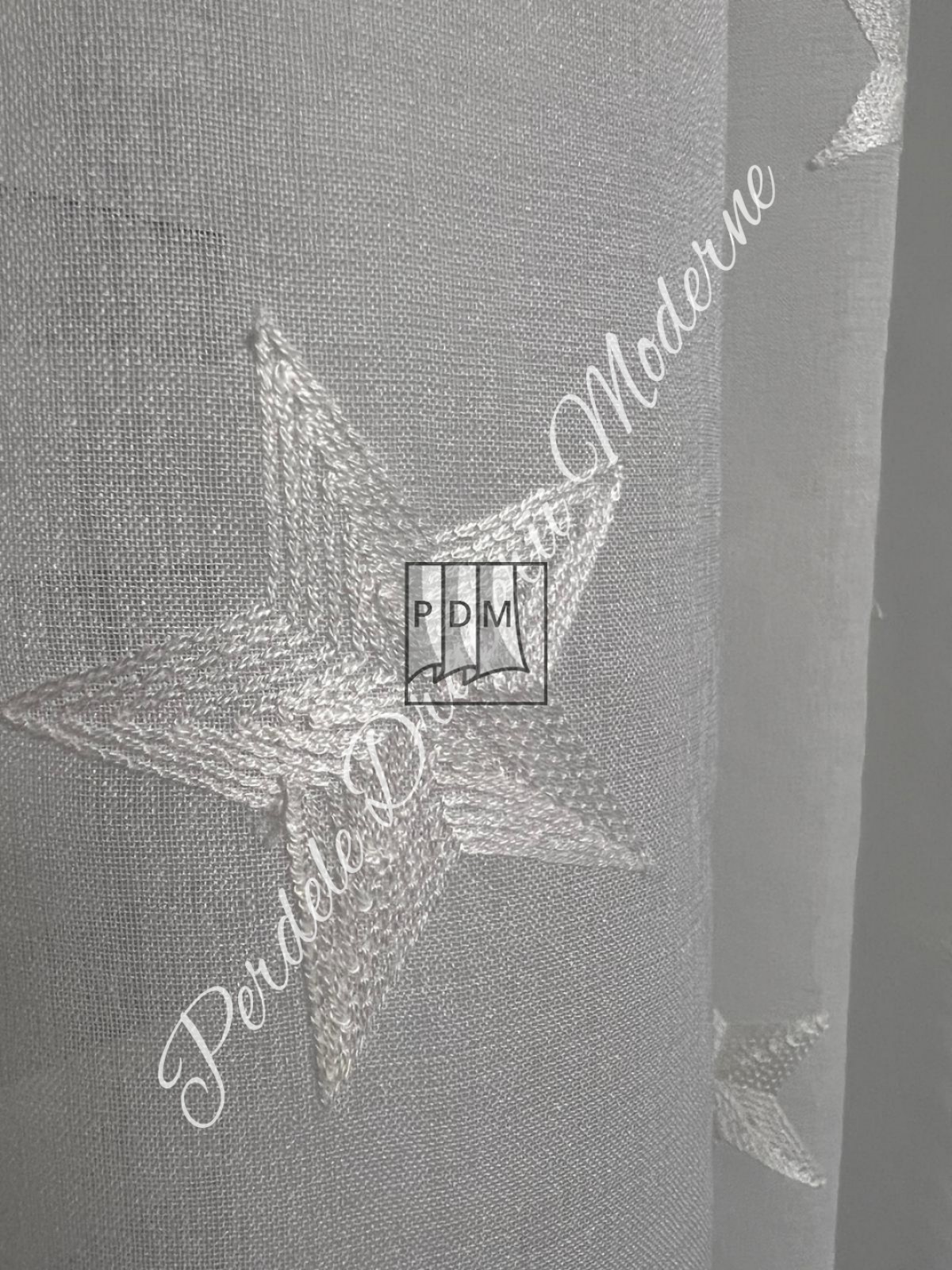 Perdea in ivory,steluțe imagine 4