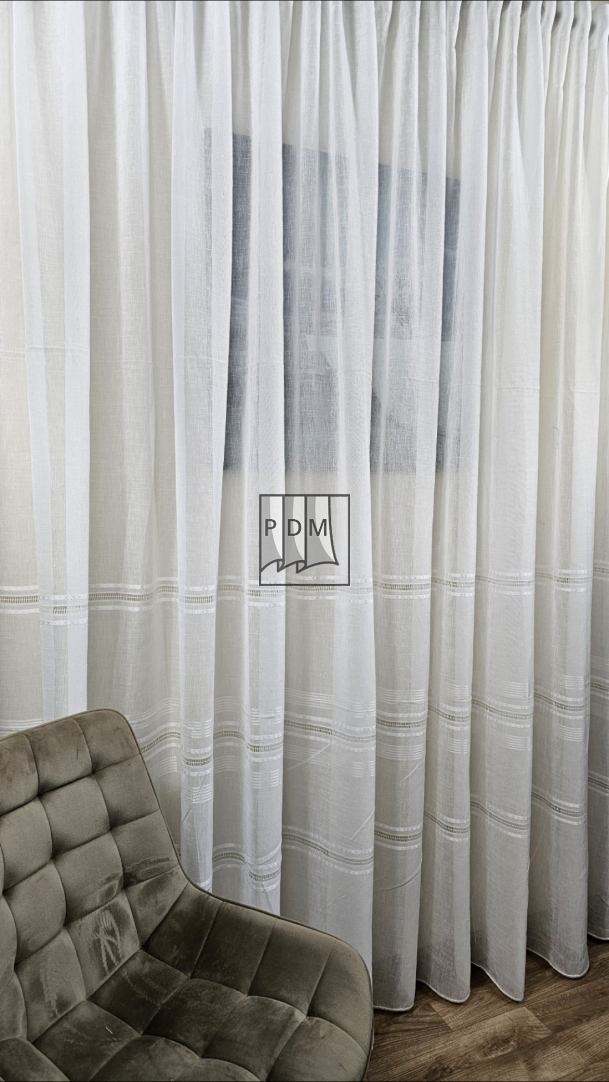 Perdea tip in borangic, alb, model perforat imagine 2