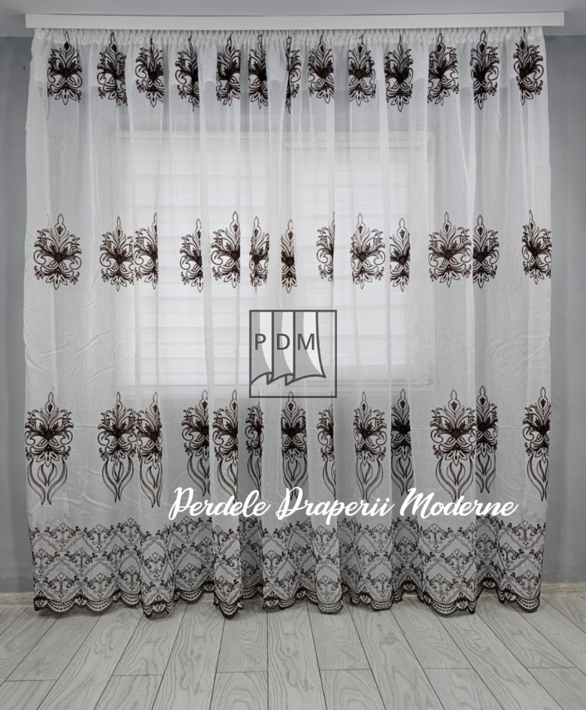poze Perdea tip in,broderie maro