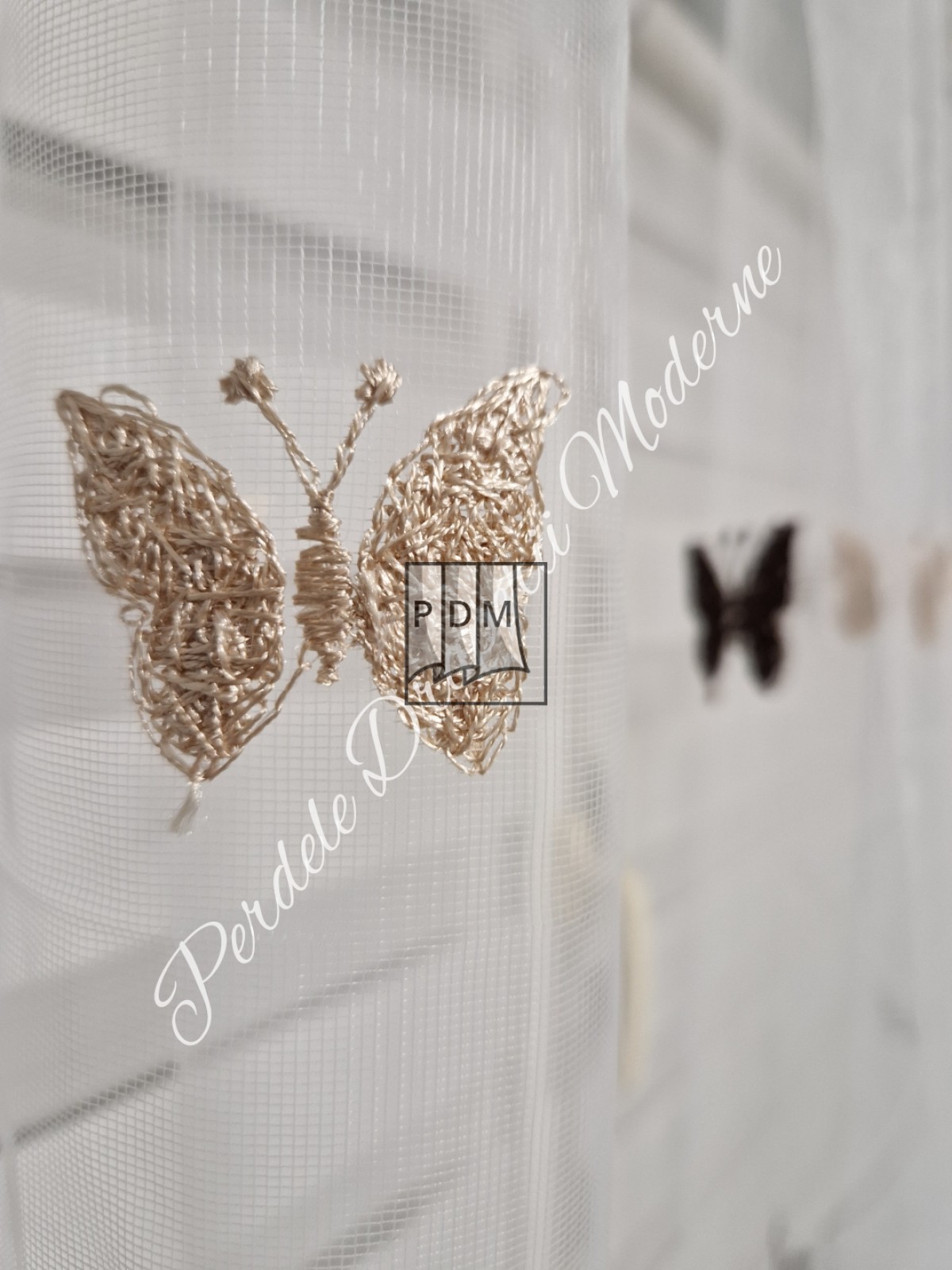Perdea tulle brodat, fluturi imagine 4