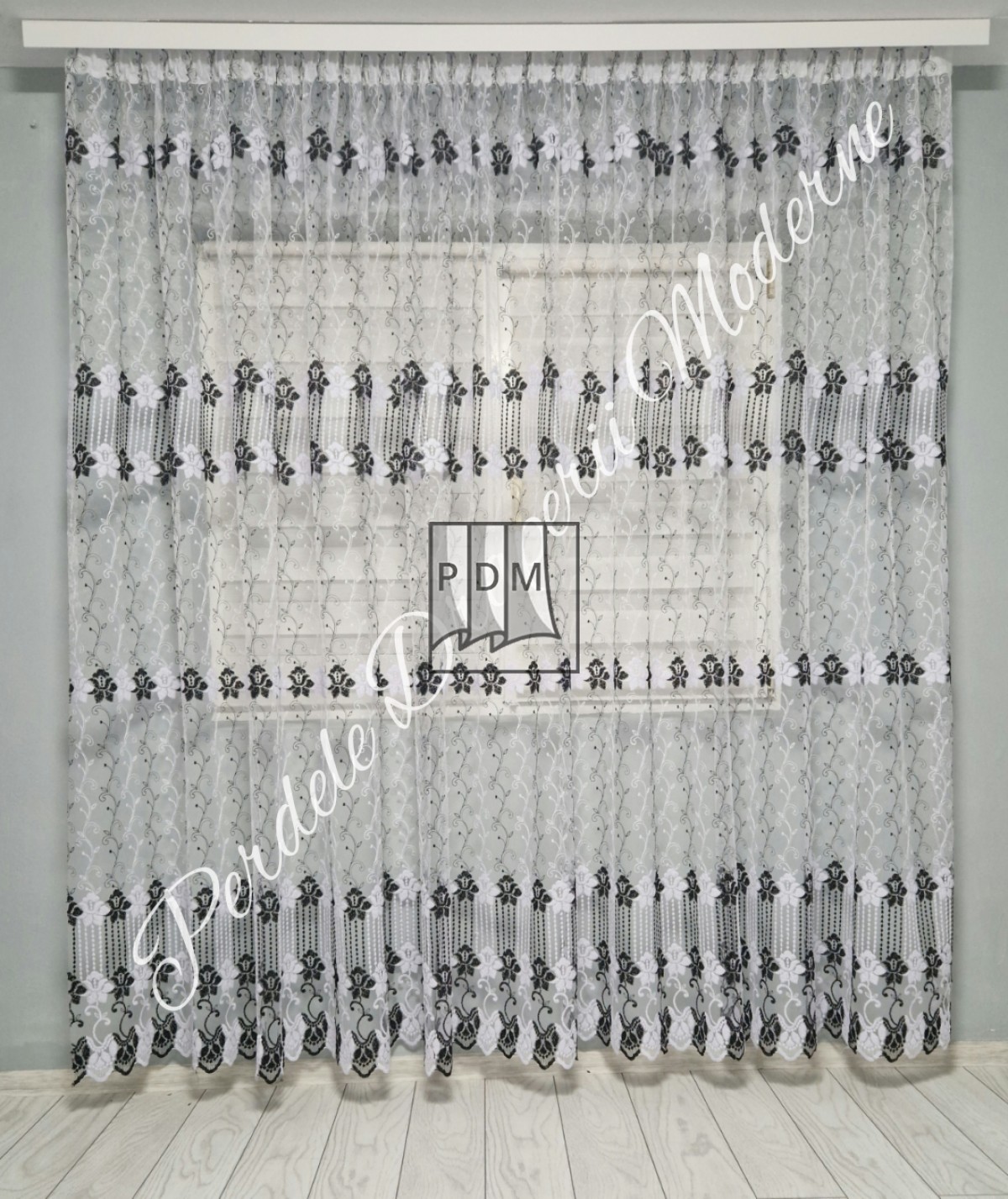 poze Perdea tulle brodat,alb/negru