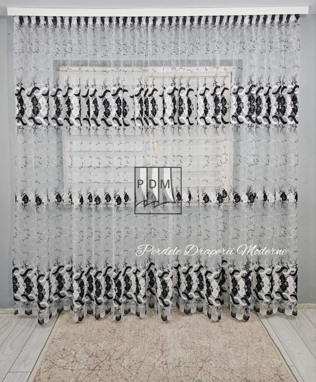 poze Perdea tulle brodat,alb/negru