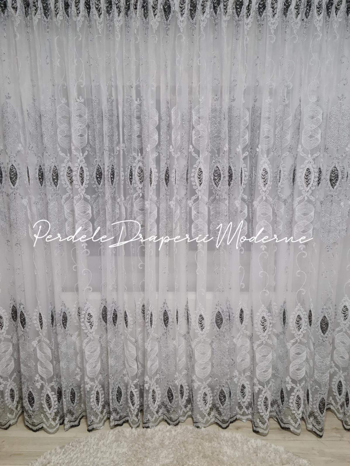 poze Perdea tulle brodat,alb/negru