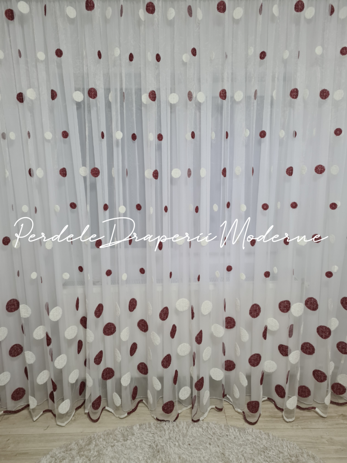 poze Perdea tulle brodat,buline alb-grena