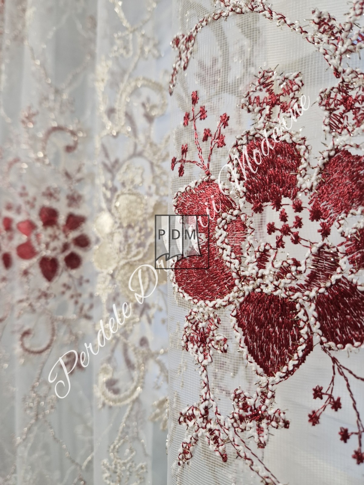 Perdea tulle brodat,crem/grena imagine 4