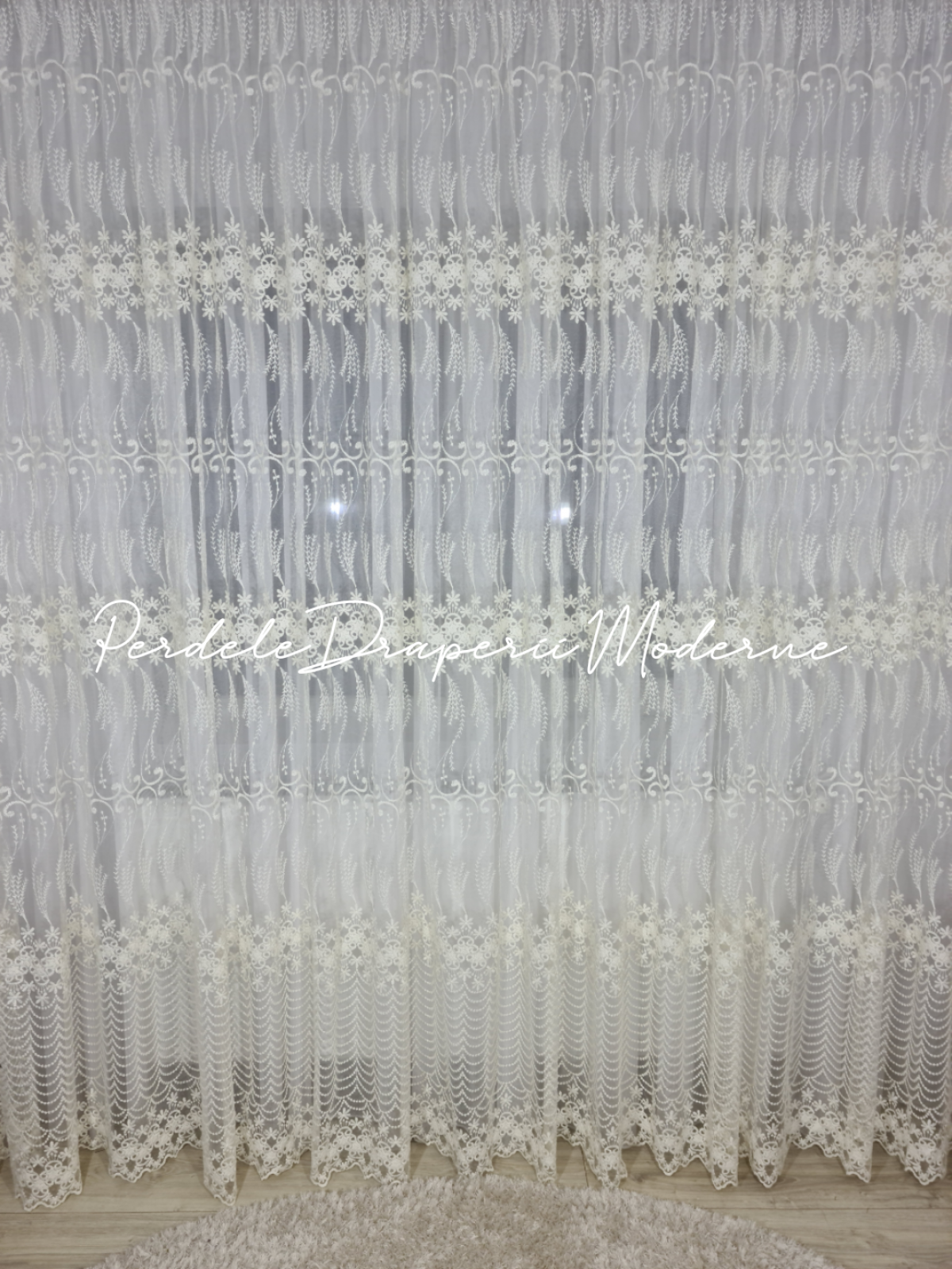 poze Perdea tulle brodat,crem