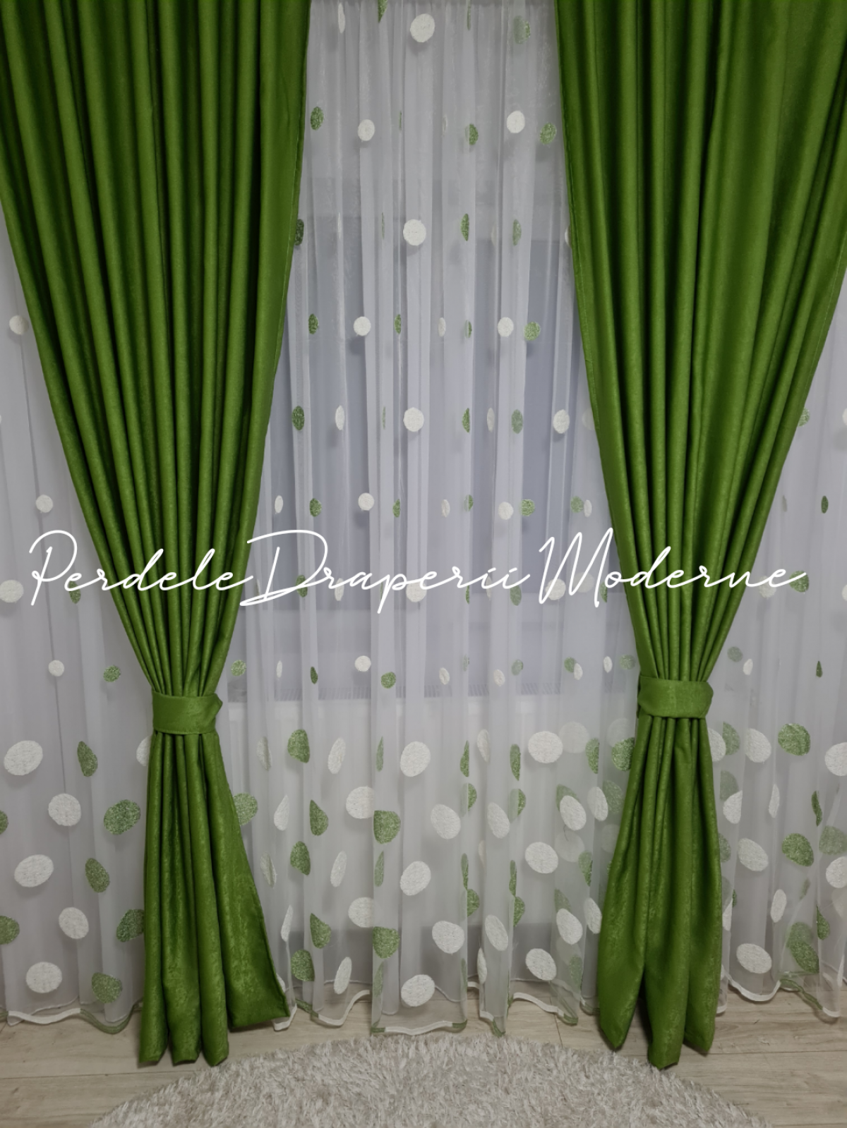 poze Set buline verde tulle