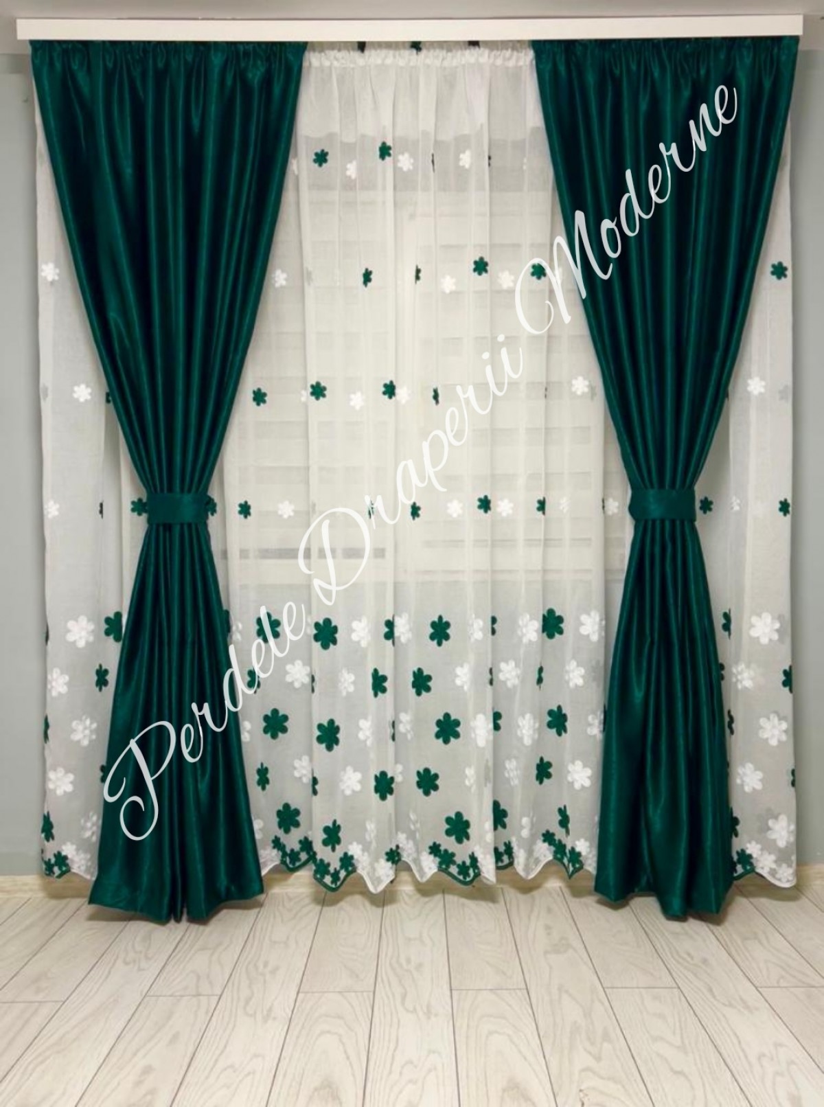 poze Set floricele,alb/,verde