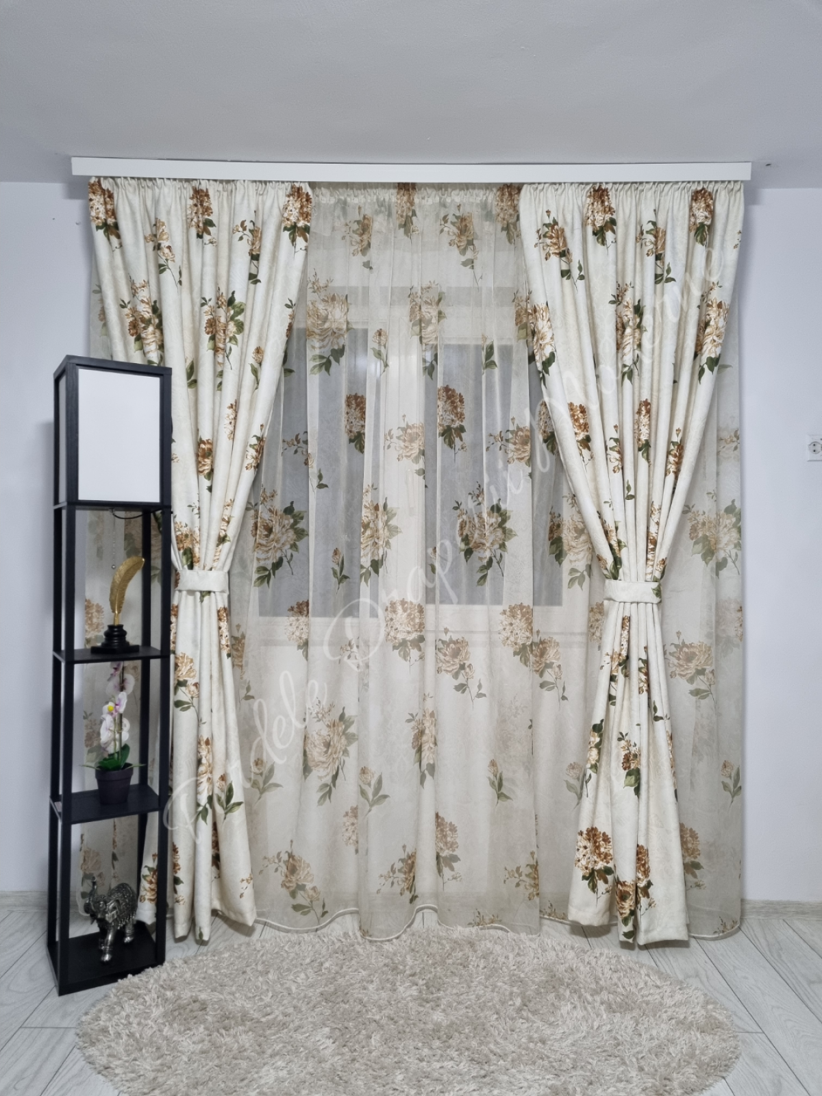 poze Set trandafiri crem