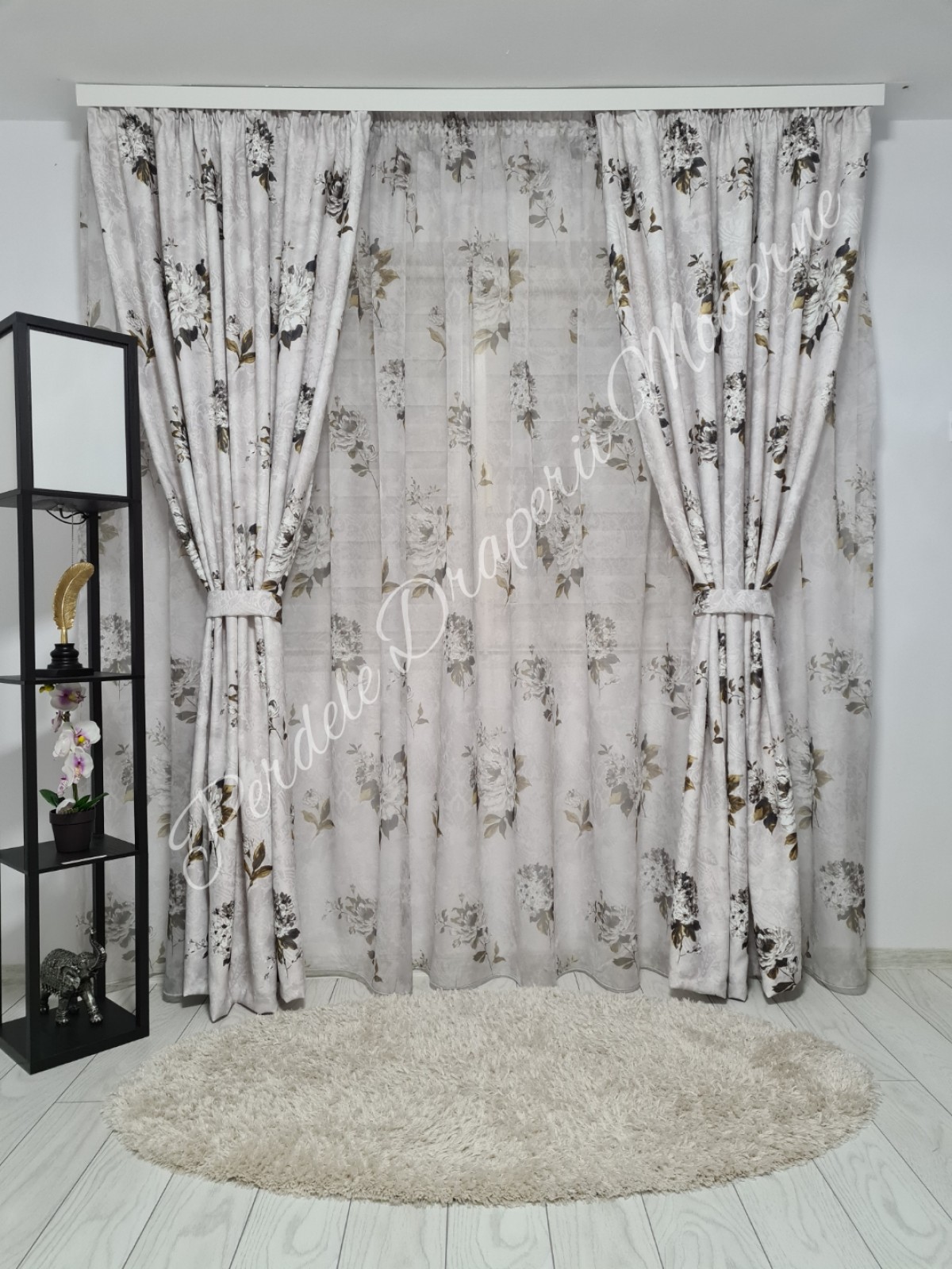 poze Set trandafiri gri