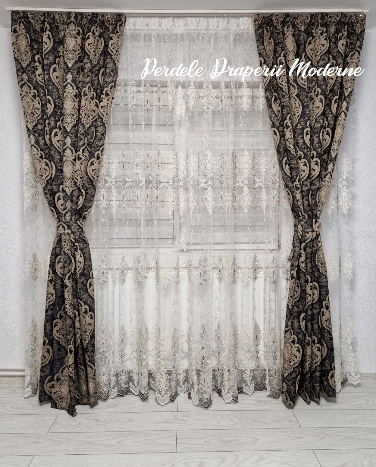 poze Set tulle brodat,  Kort